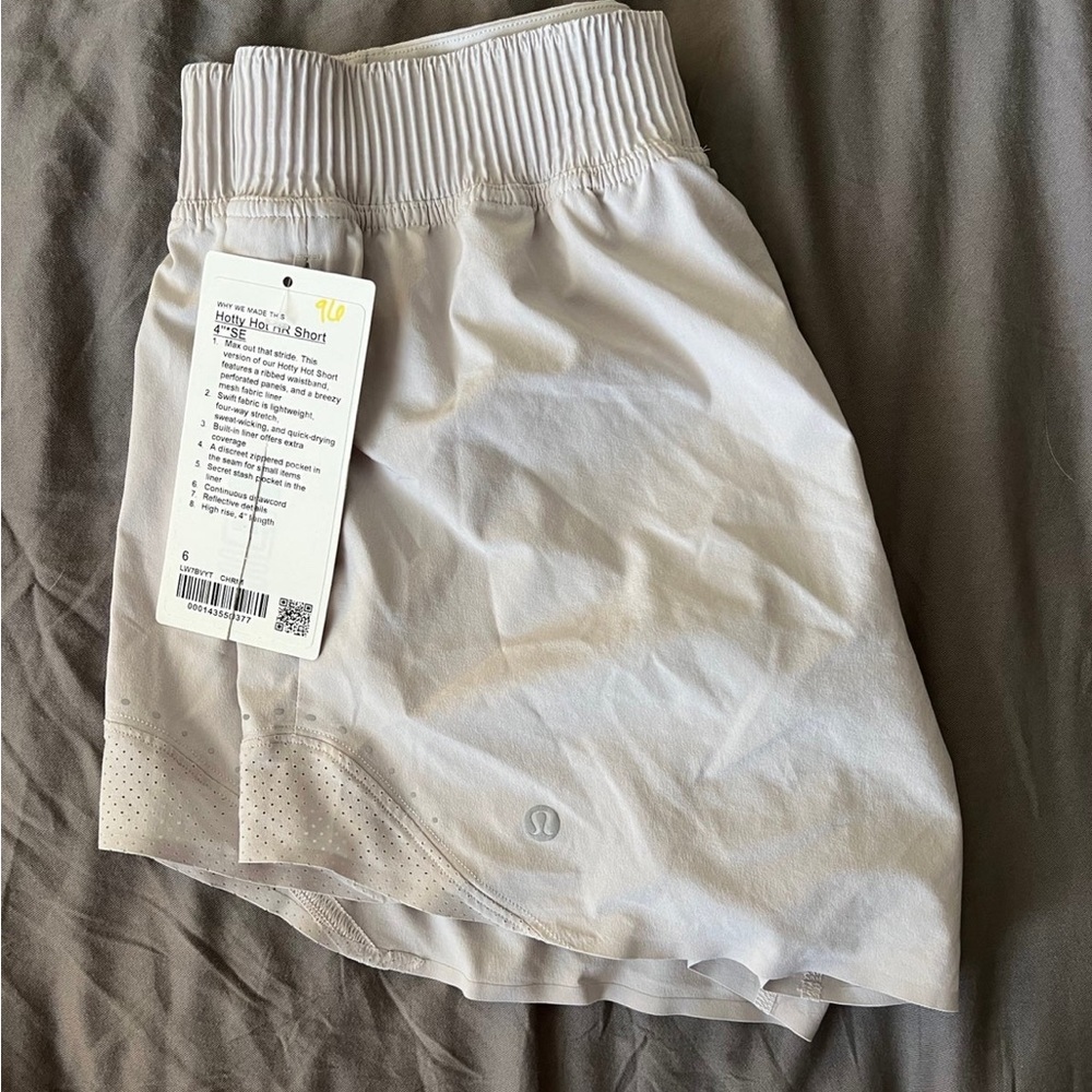 Special edition, hotty hot short lululemon